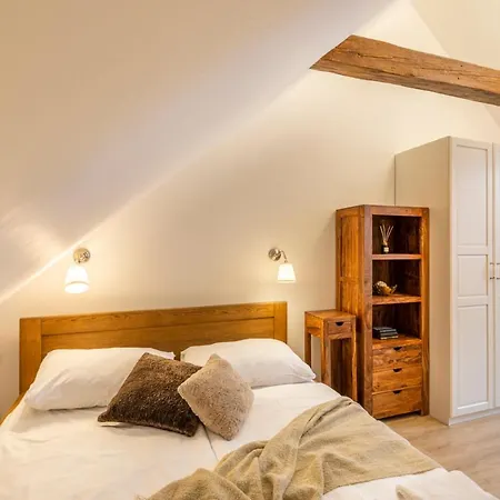 Masna 20 - Old Town 4*
