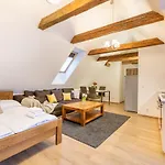 Masna 20 - Old Town 4*